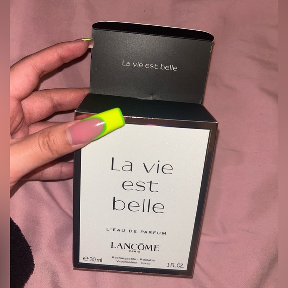 Lancome La Vie Est Belle 1oz NEW IN BOX - Picture 2 of 2